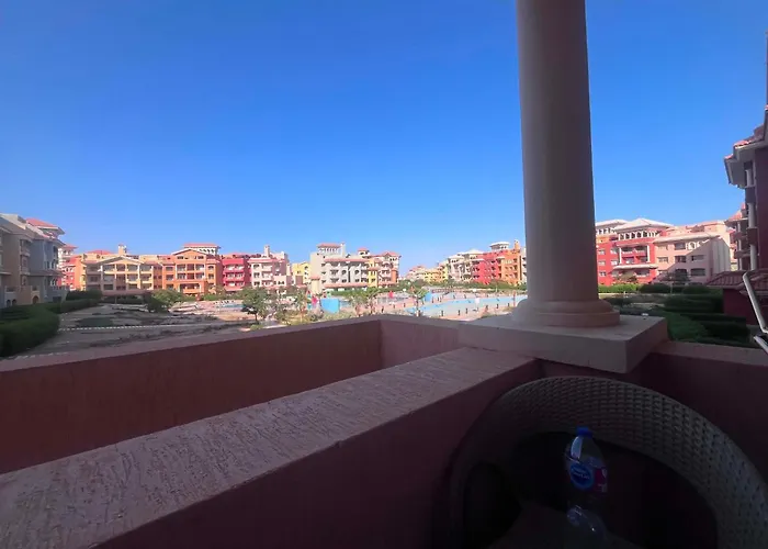 Pool View Furnished In Porto